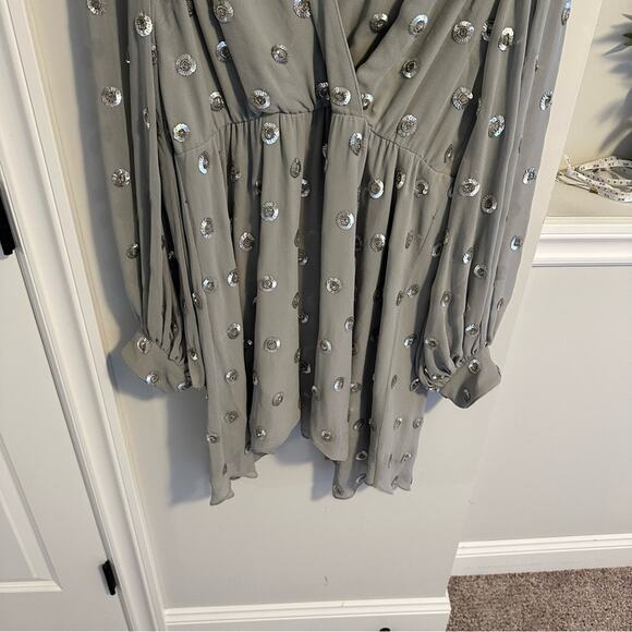 NWT REVOLVE Lovers + Friends Gray Sparkle Polka Dot Mini Dress Large - Picture 7 of 13